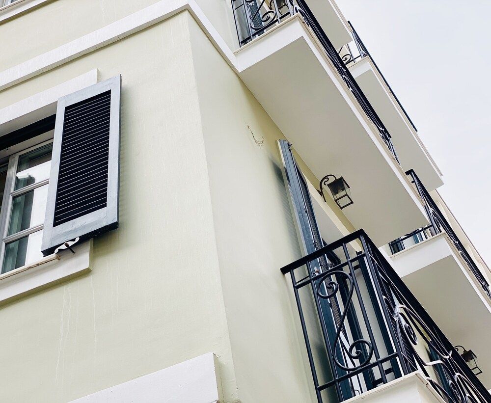 undefined Luxury Studio in Historical Center of Athens - Goldfish 3