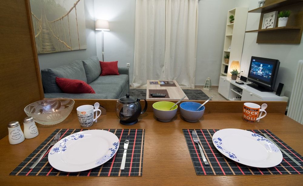 undefined Beautiful Modern Aprt with 1BR in DT Athens 4