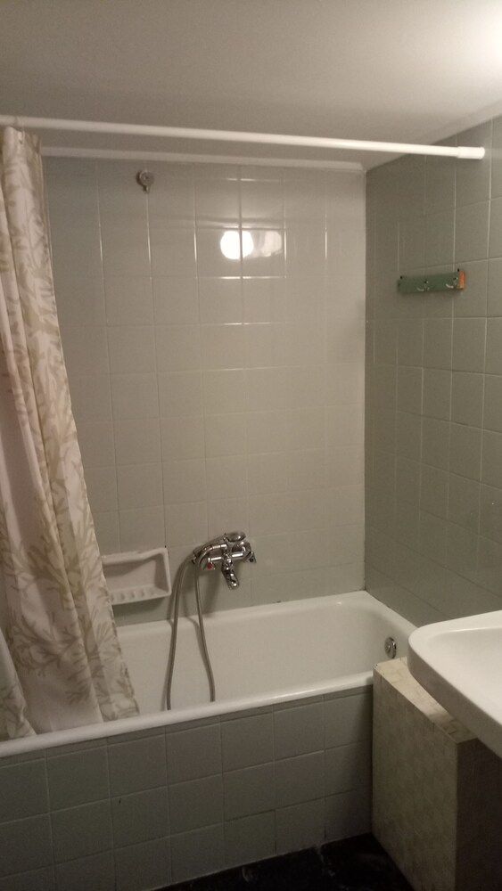 Deep Soaking Bathtub