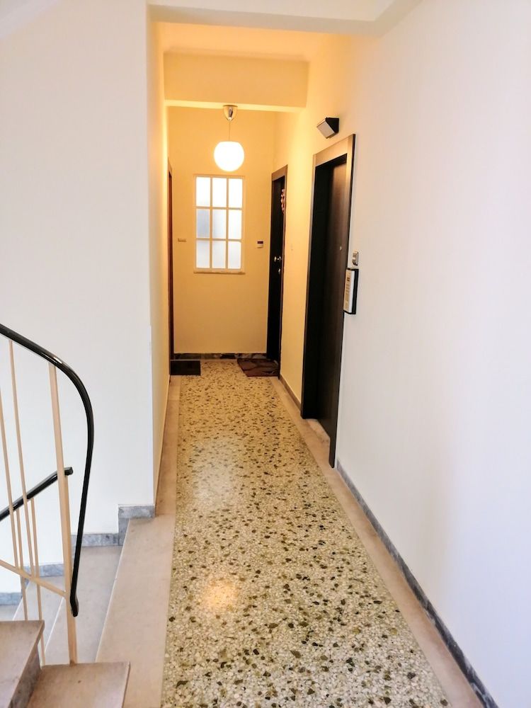 undefined Luxurious minimal apartment in Acropolis 3