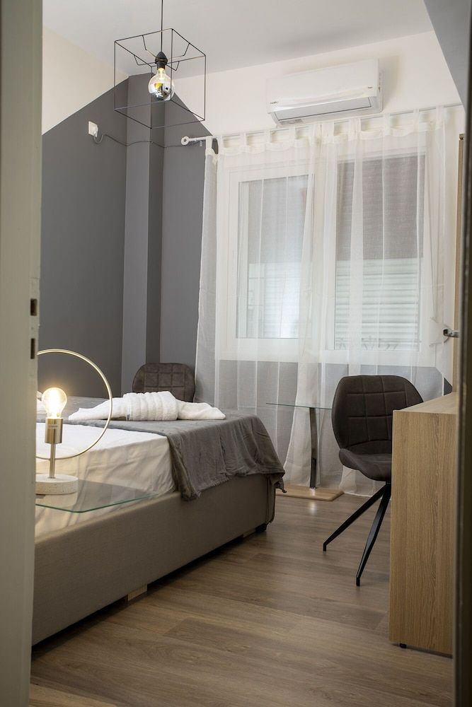 Intimate classy studio in Athens Apartment, Ground Floor 13