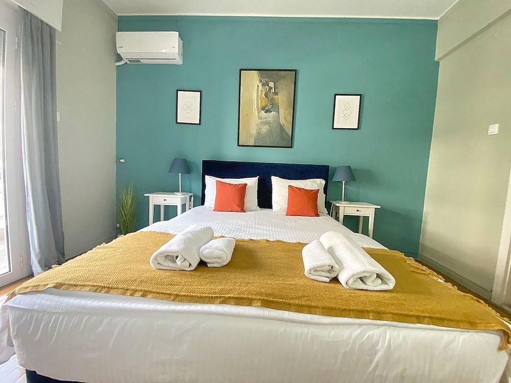 undefined Check Point - Syngrou Fix 8