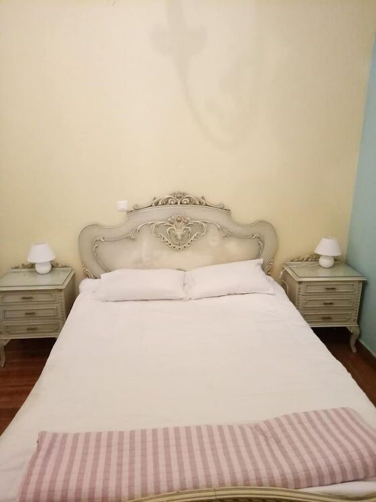 undefined Elegant Apartment next to Archaeological Museum 2