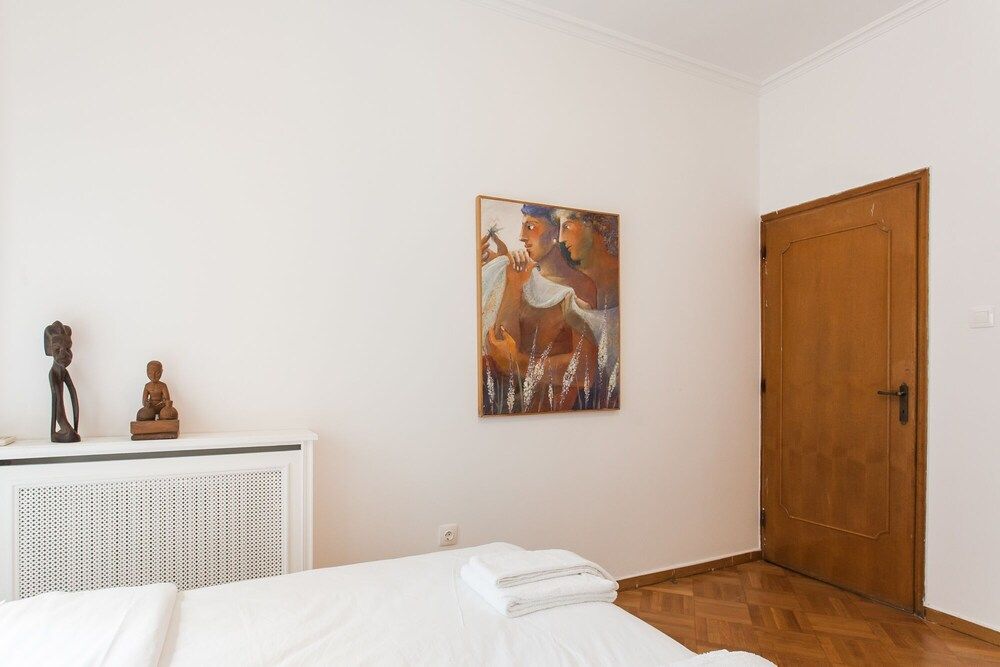 undefined Explore Athens with 2 Bedroom Condo 9