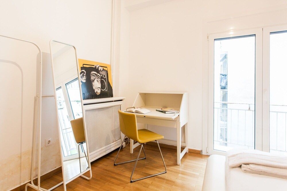 undefined Explore Athens with 2 Bedroom Condo 6