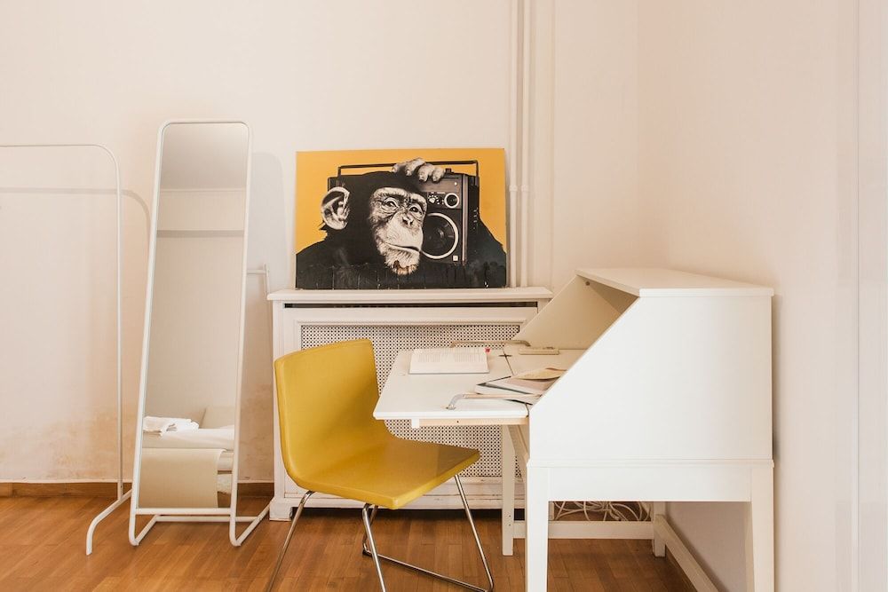 undefined Explore Athens with 2 Bedroom Condo 7