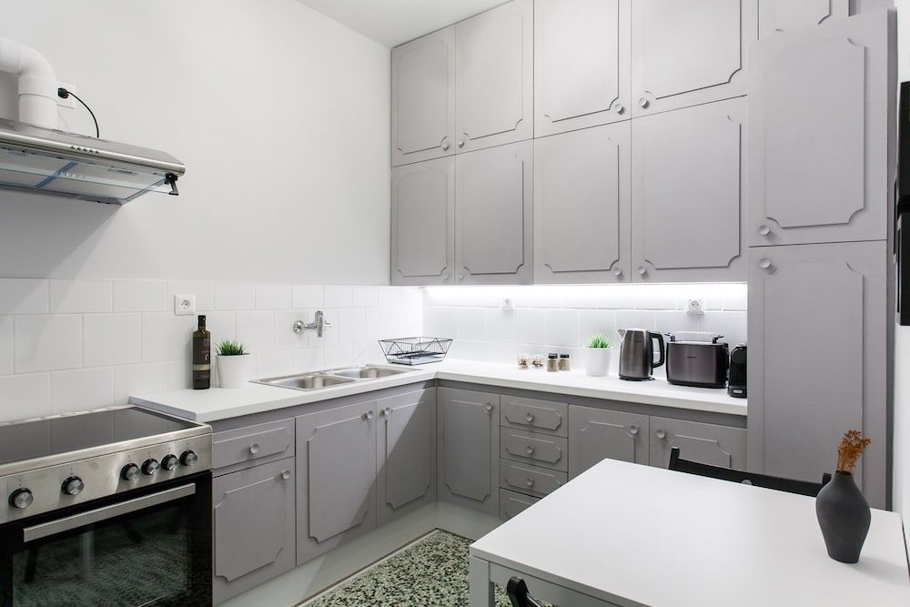 undefined UPSTREET Deluxe & Stylish 2 BD Apartment 3