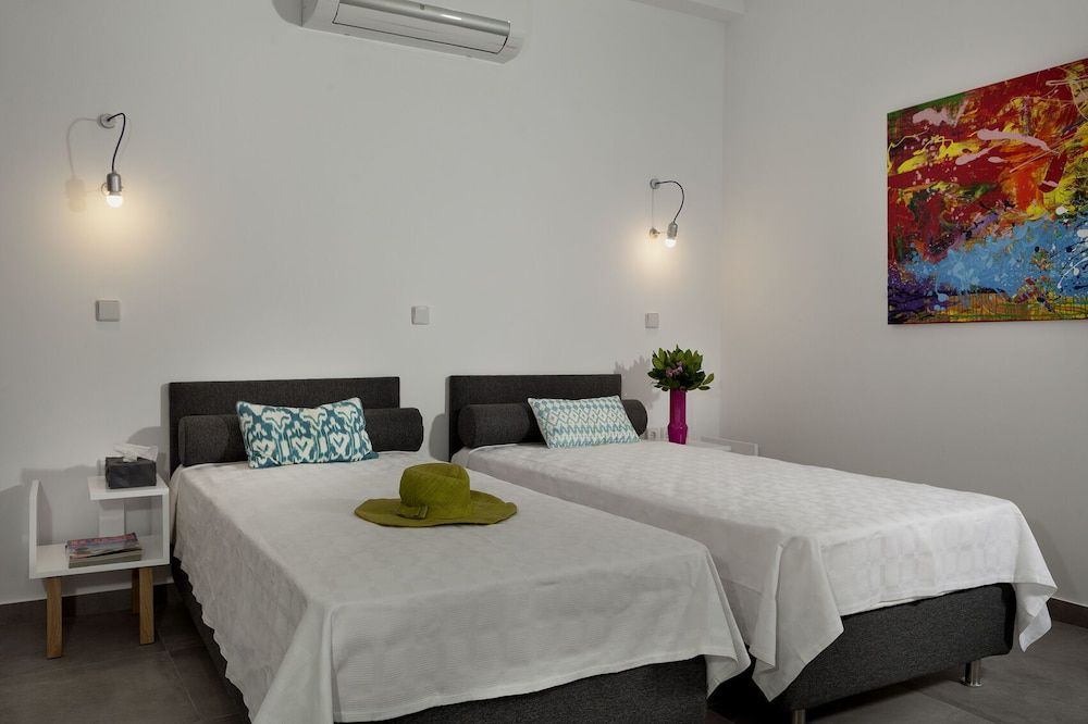 undefined GK Ermou 10