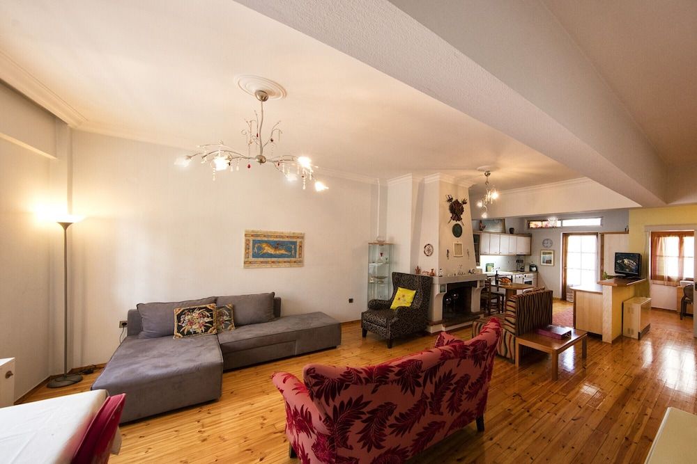 undefined Exquisite Athens Apartment 5