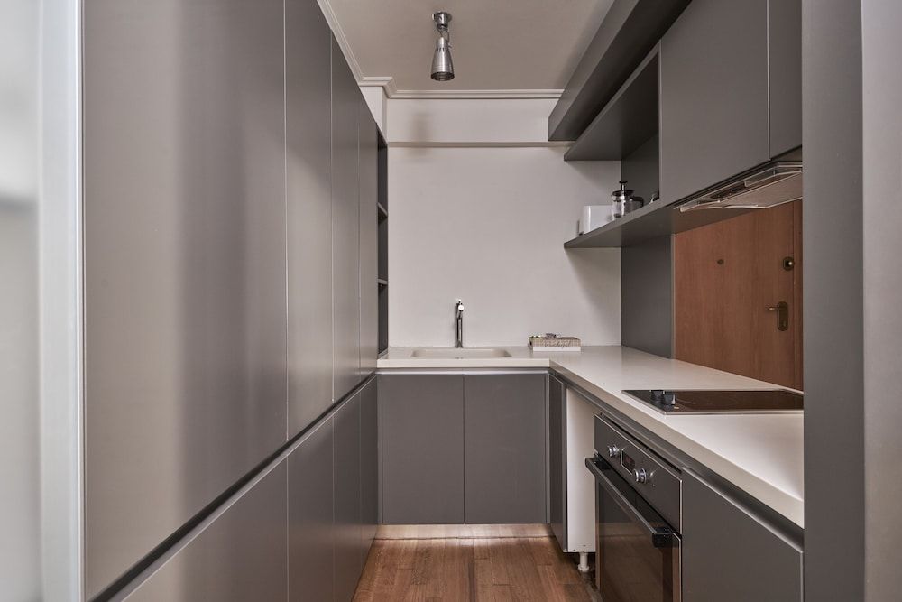 undefined Contemporary Comfy Apt 9