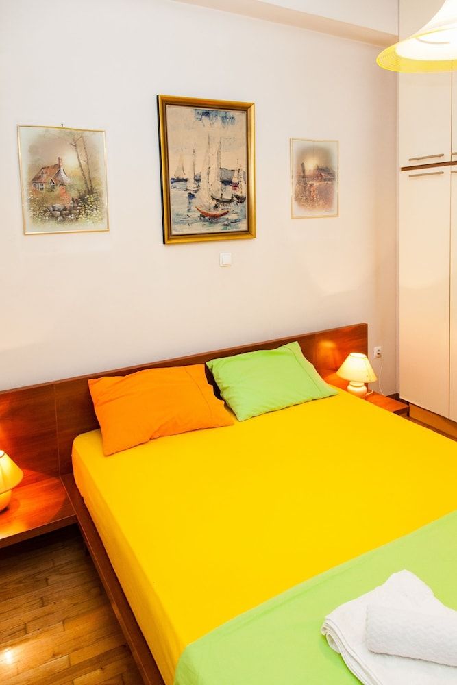 undefined Vintage Apartment in Downtown Athens 4