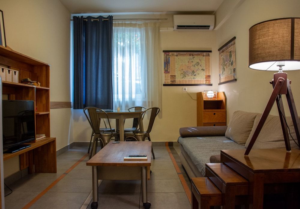 Handcrafted Unique Flat - Acropolis Apartment 9