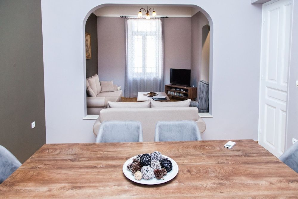 The Muses House Apartment 42