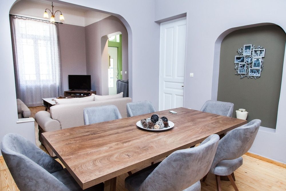 undefined The Muses House 8