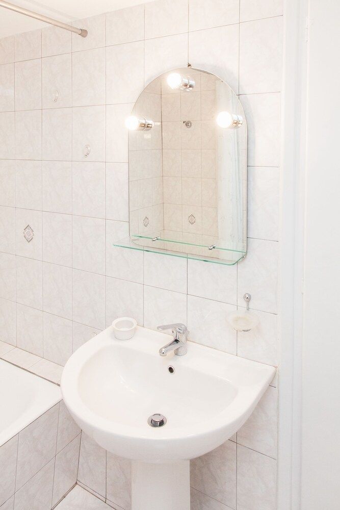 The Muses House Apartment 33