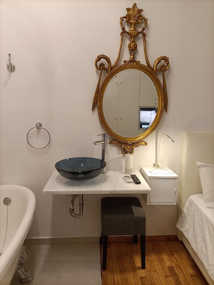 undefined Elegant Apartment 5