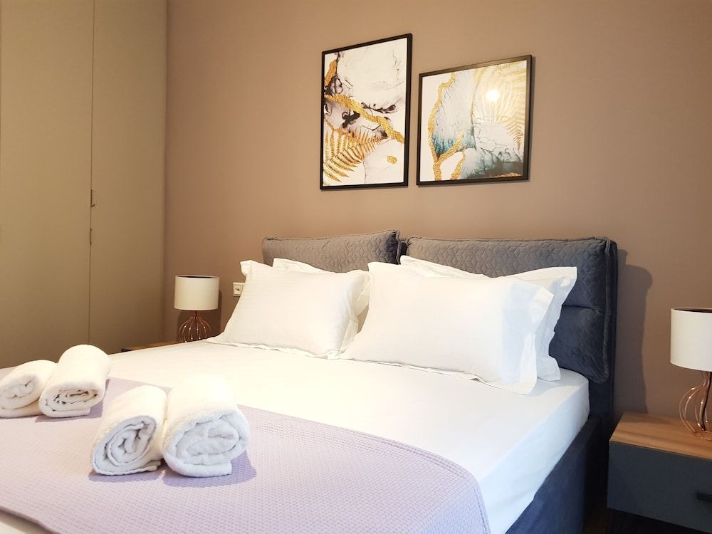 undefined Athenian Comfort 3