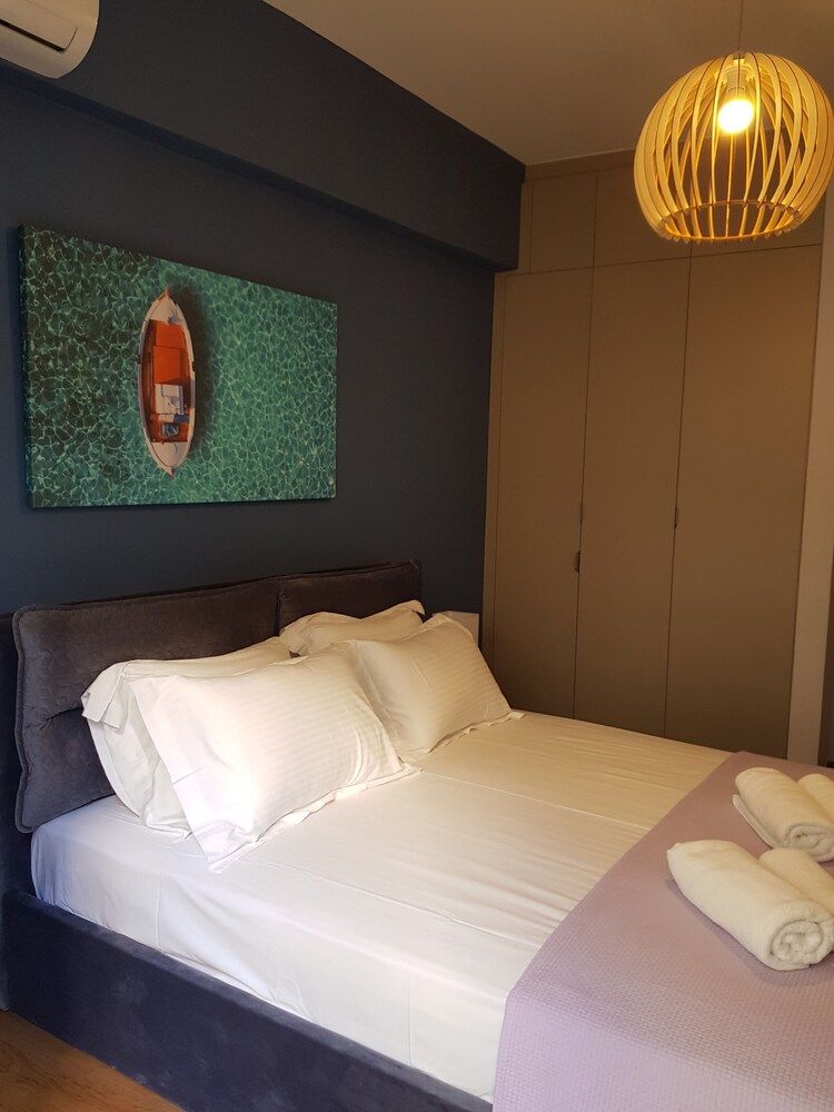 undefined Athenian Comfort 8