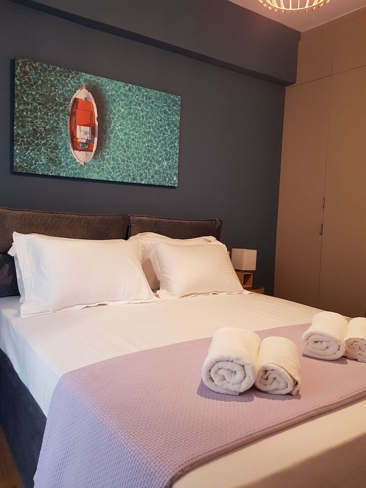 undefined Athenian Comfort 7