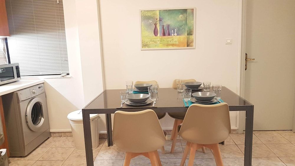 Erra - Champagne - Athens Center Apartment, 6 Bedrooms 21