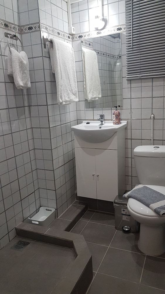 Erra - Champagne - Athens Center Apartment, 6 Bedrooms 25