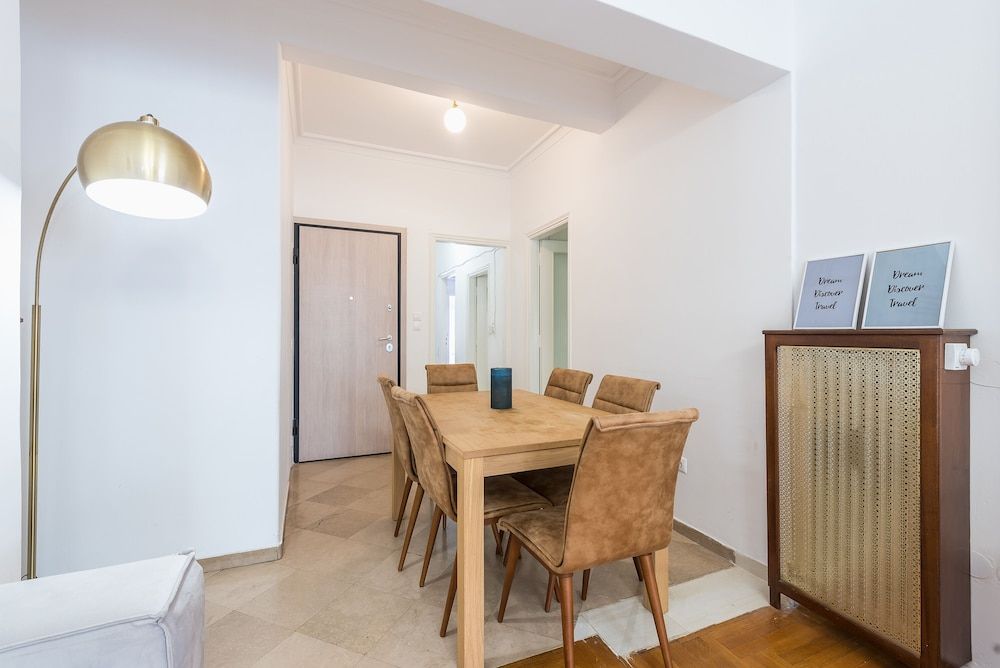 undefined Victoria Queens Suites Apartments 6