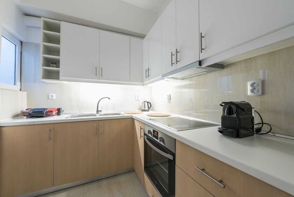 undefined Victoria Queens Suites Apartments 8