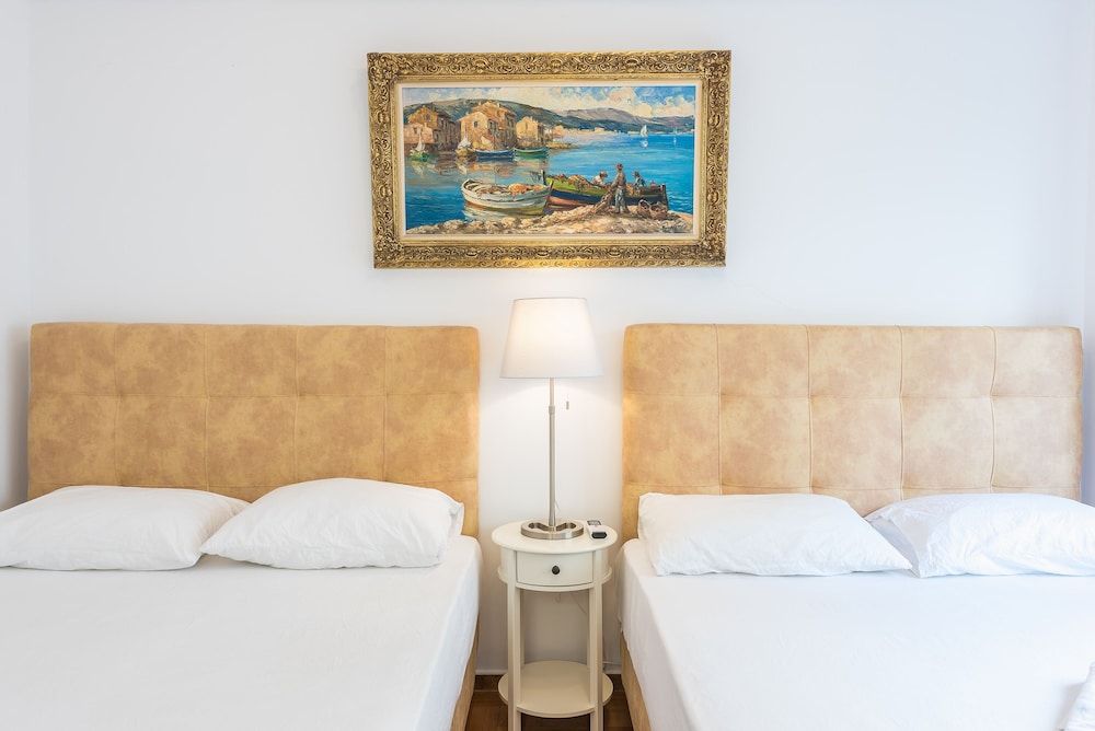 Victoria Queens Suites Apartments Apartment, 4 Bedrooms 2