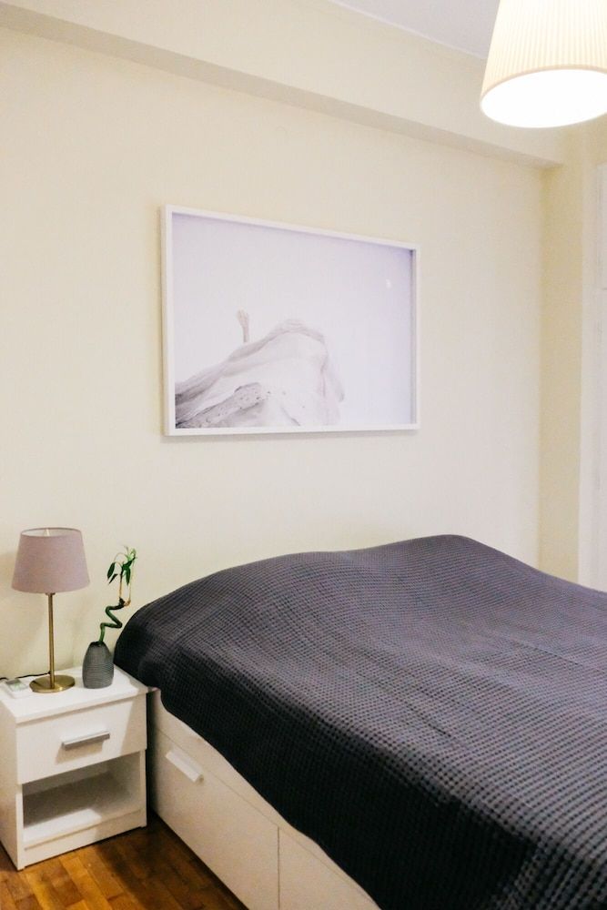 undefined Newly Renovated Athenian Apt 2