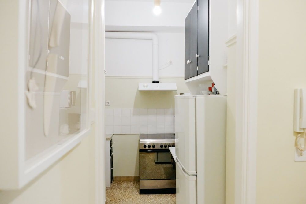 undefined Newly Renovated Athenian Apt 10