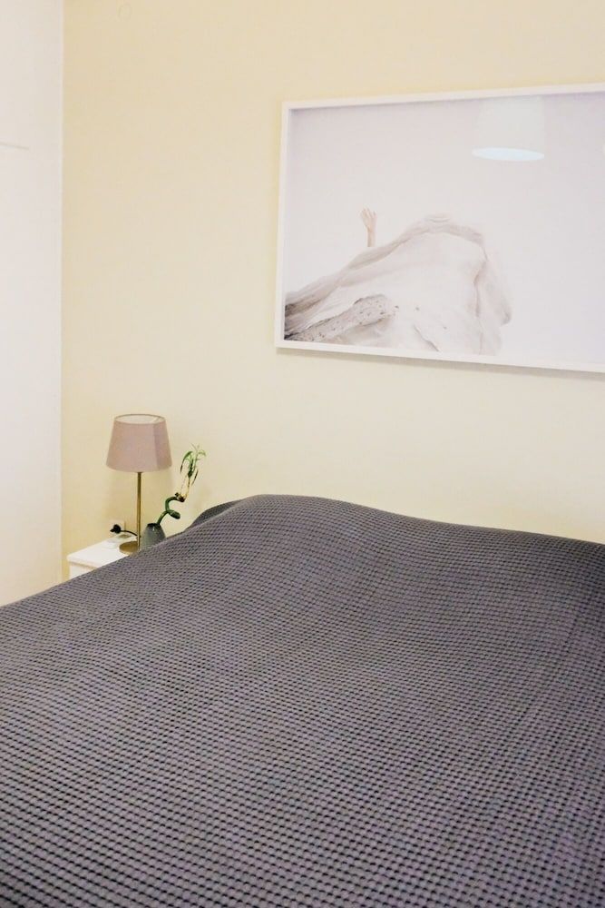 undefined Newly Renovated Athenian Apt 3