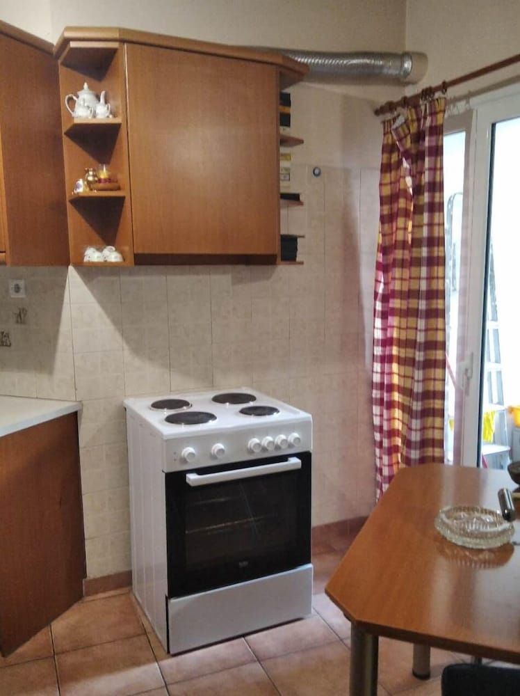 undefined Captivating 1-bed Apartment in Athens 7