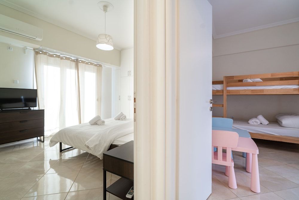 undefined Fotomara sunny and colourful apartment 3