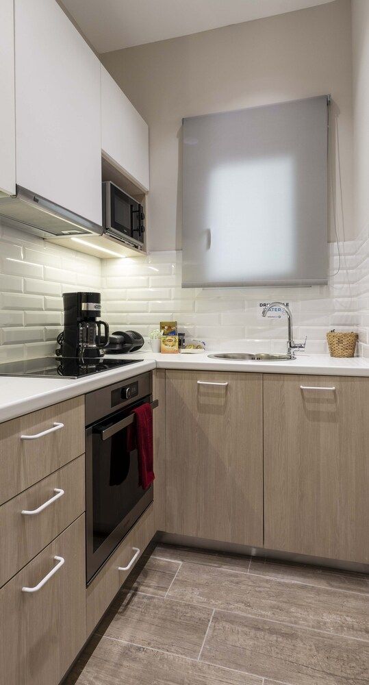 Champions Apt in N. Kosmos neighbourhood Exclusive Apartment, 4 Bedrooms, Non Smoking, Patio 10