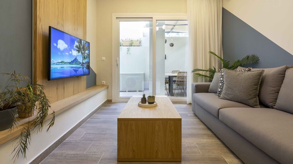 undefined Champions Apt in N. Kosmos neighbourhood