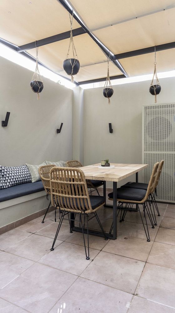 undefined Champions Apt in N. Kosmos neighbourhood 4