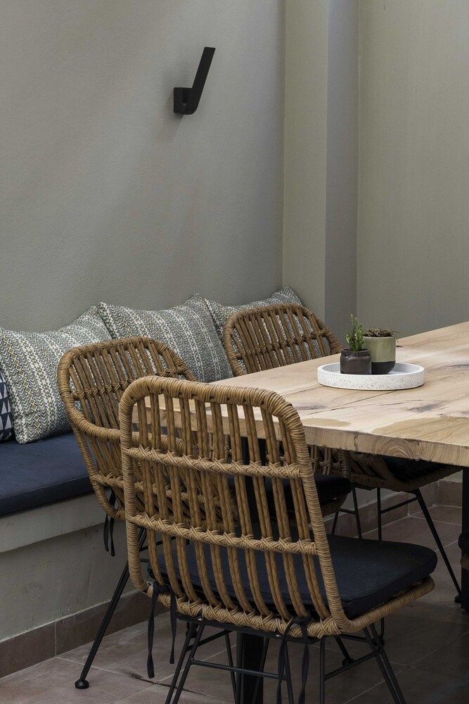 undefined Champions Apt in N. Kosmos neighbourhood 6