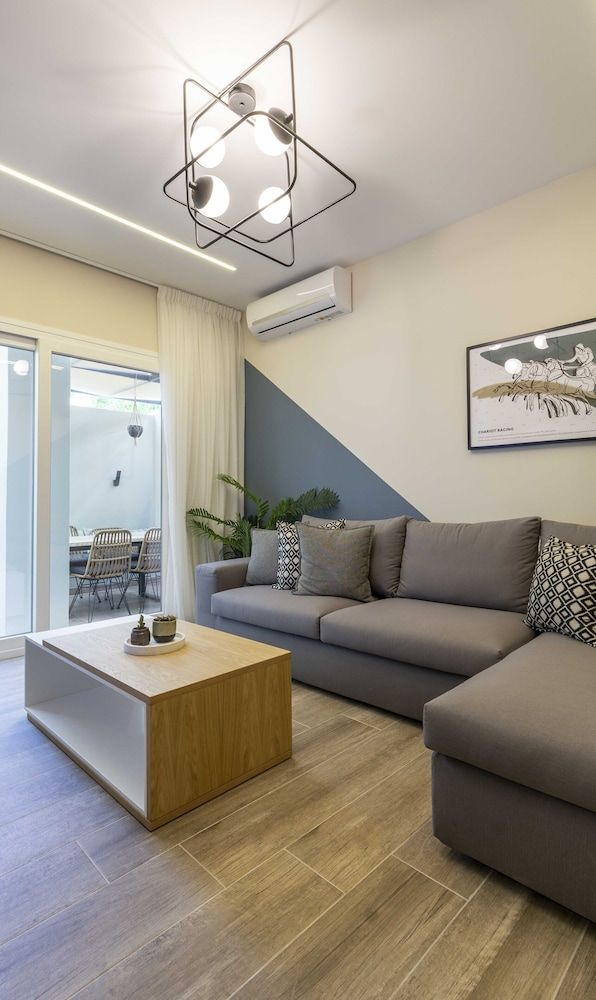 Champions Apt in N. Kosmos neighbourhood Exclusive Apartment, 4 Bedrooms, Non Smoking, Patio 18