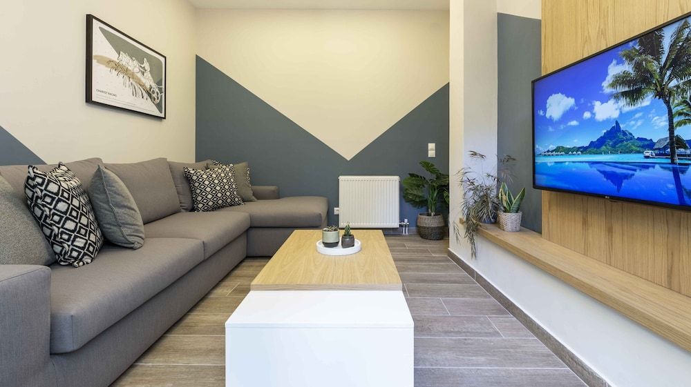 undefined Champions Apt in N. Kosmos neighbourhood 7