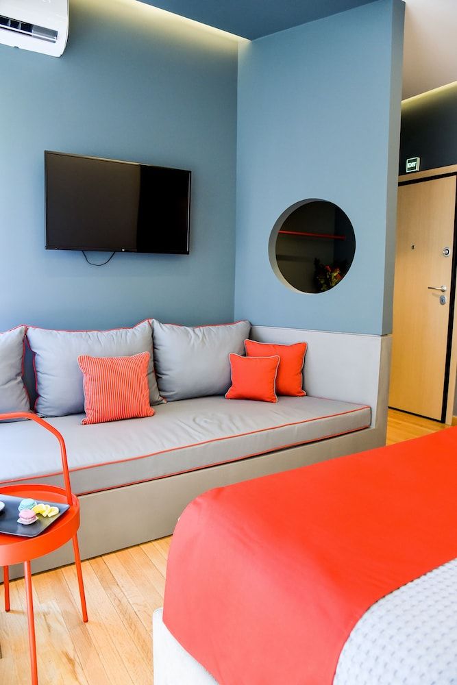 undefined CentraL44 OMG CasuaL Suite 7