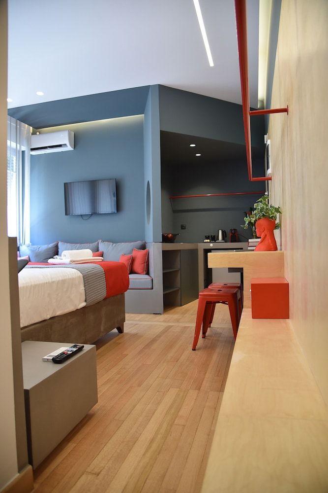 undefined CentraL44 OMG CasuaL Suite 8