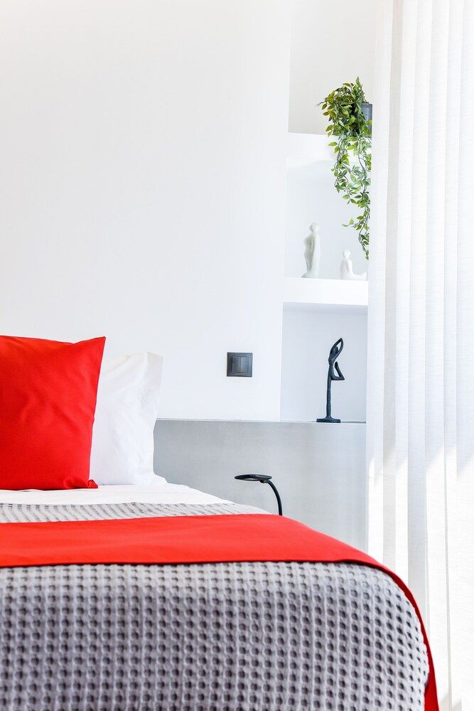 undefined CentraL44 OMG CasuaL Suite 4