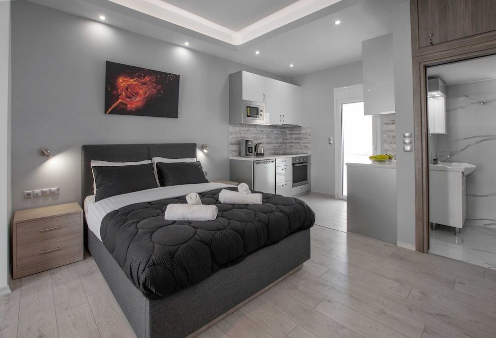 Studio penthouse near Acropolis by GHH Comfort Studio Suite 2