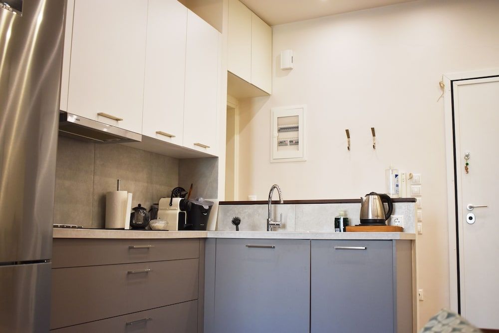 A Skip Away from the Acropolis Museum City Apartment 22