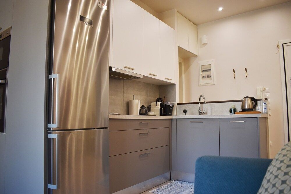 A Skip Away from the Acropolis Museum City Apartment 24