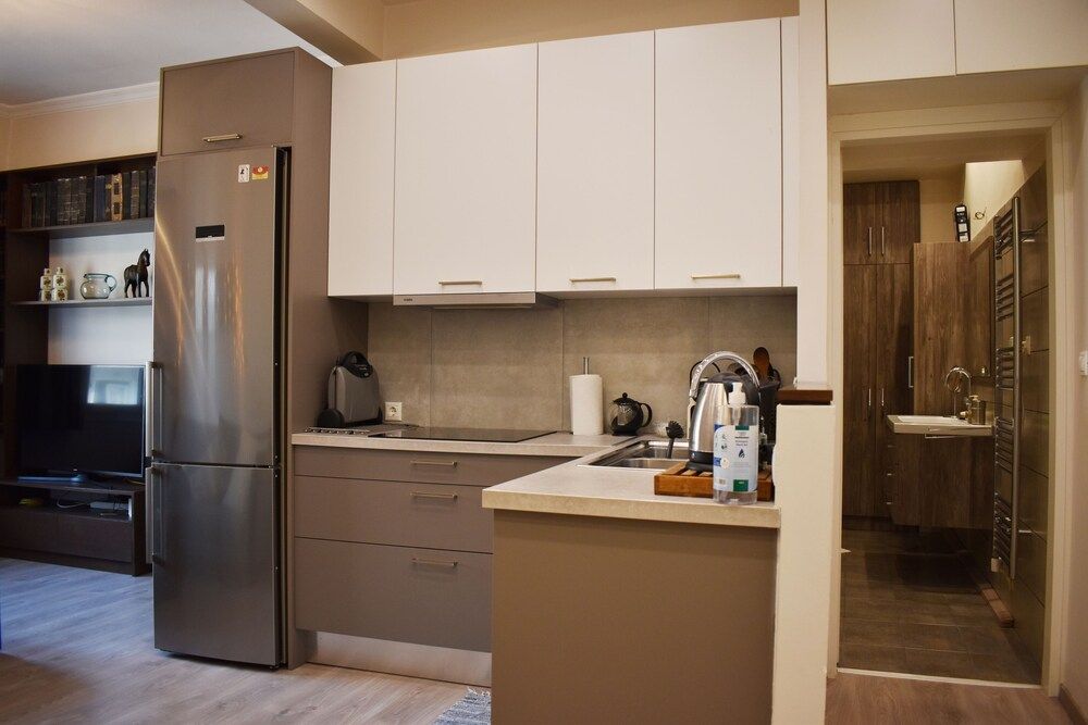 A Skip Away from the Acropolis Museum City Apartment 23