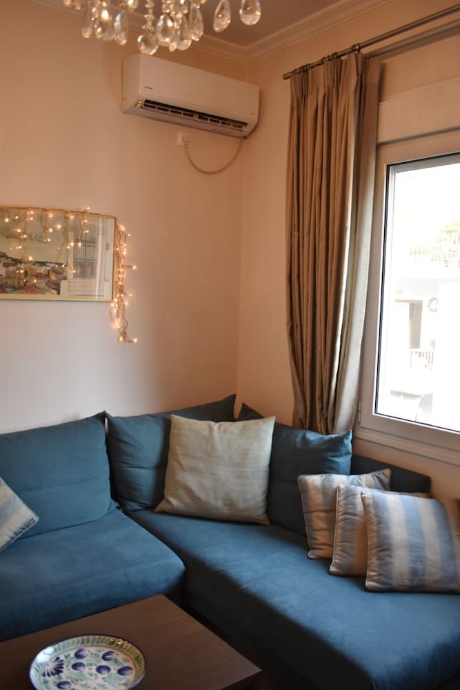 A Skip Away from the Acropolis Museum City Apartment 30