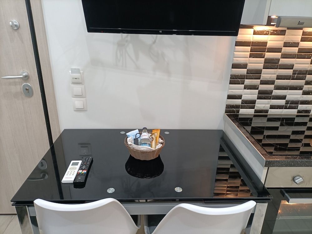 Beautiful Pedestrian Classic Apartment 20