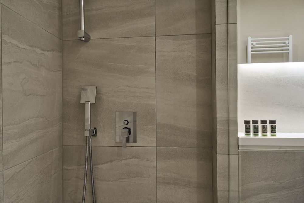 Charitos II Chic n modern 2BD Apt Luxury Apartment 25