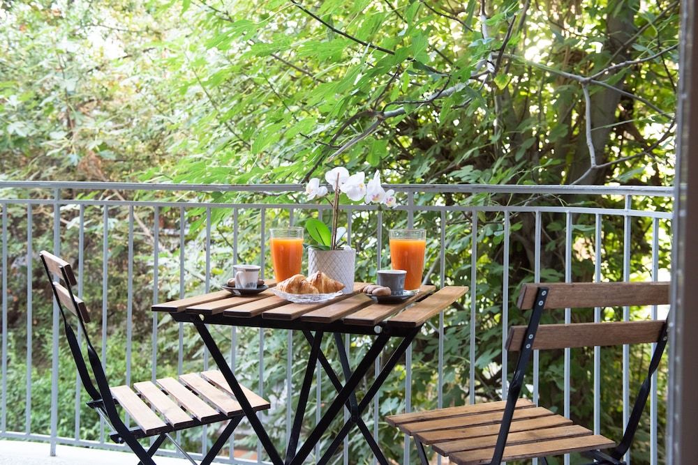 undefined Blue Ark Acropolis Light 2